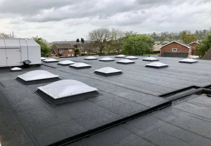 Flat Roof on school with rooflights and single ply membrane